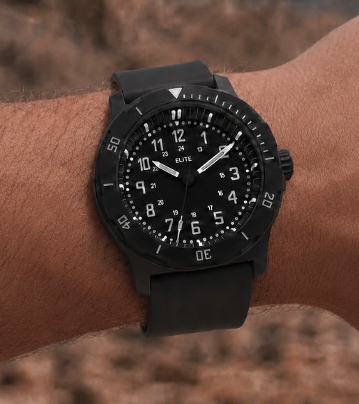 REDTIM ELITE on the wrist — 3D90 rehaut and Swiss Super-LumiNova BGW9 lume in the field